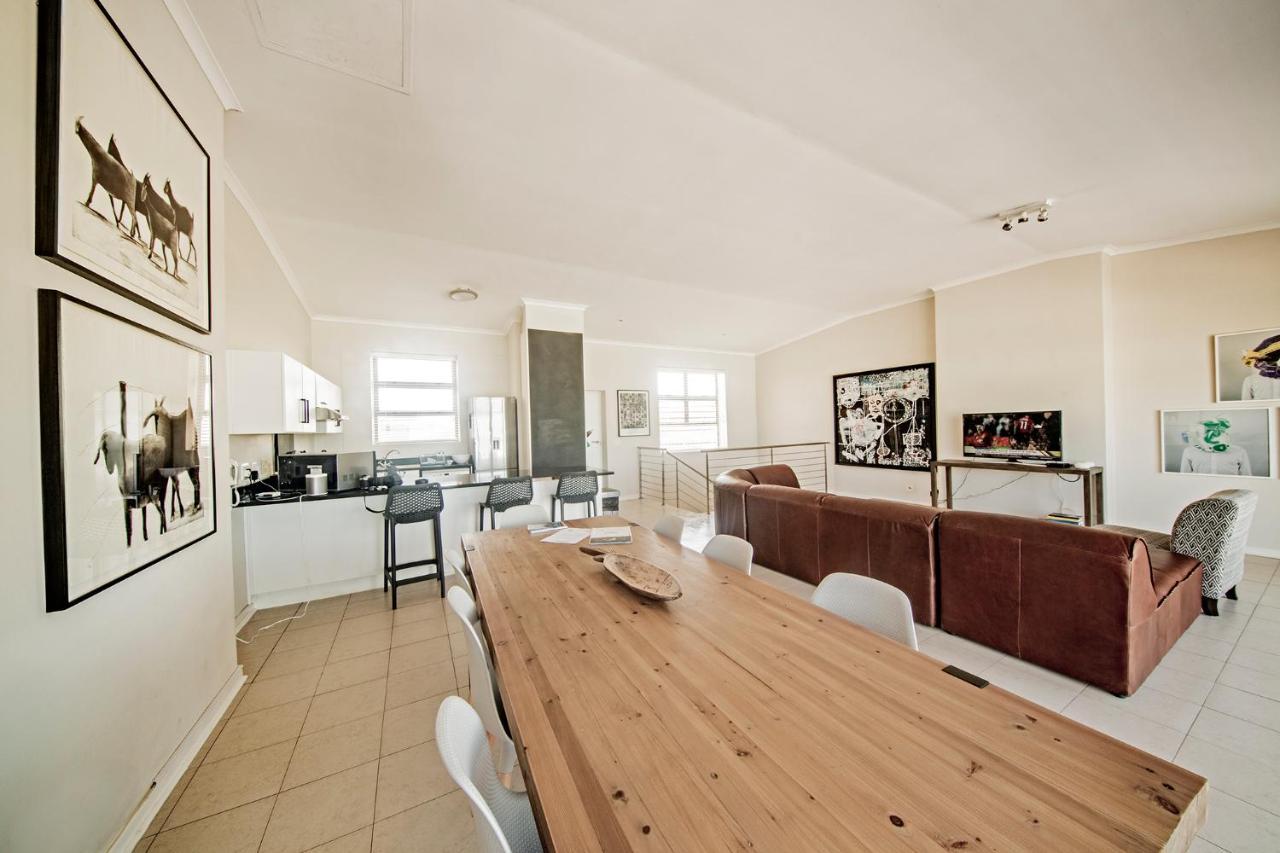 Surferscorner Self Catering Apartments Мюзенберг Екстериор снимка