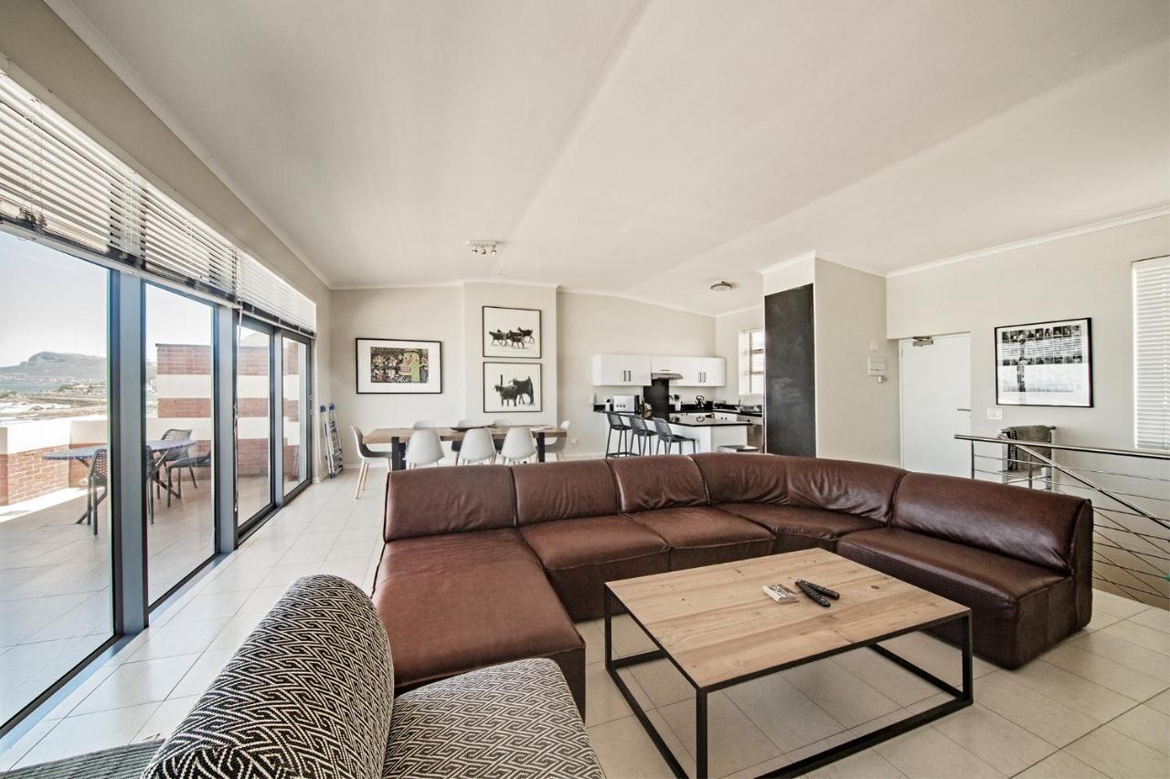 Surferscorner Self Catering Apartments Мюзенберг Екстериор снимка