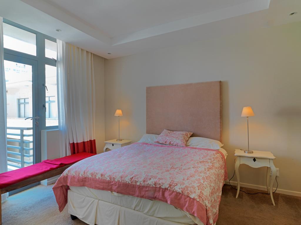 Surferscorner Self Catering Apartments Мюзенберг Екстериор снимка