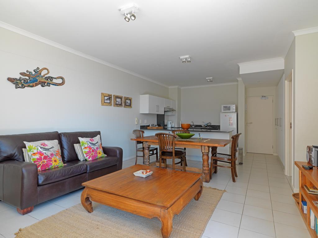 Surferscorner Self Catering Apartments Мюзенберг Екстериор снимка