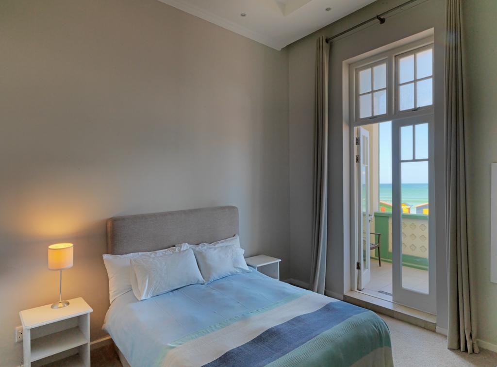 Surferscorner Self Catering Apartments Мюзенберг Екстериор снимка